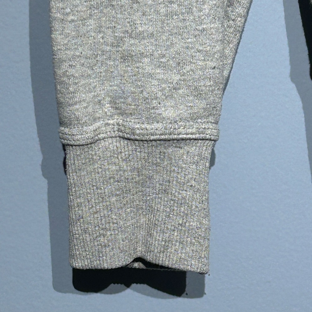Champion Men’s Crewneck Sweatshirt - Size M - Gray Logo Pullover, Authentic - Picture 6 of 7